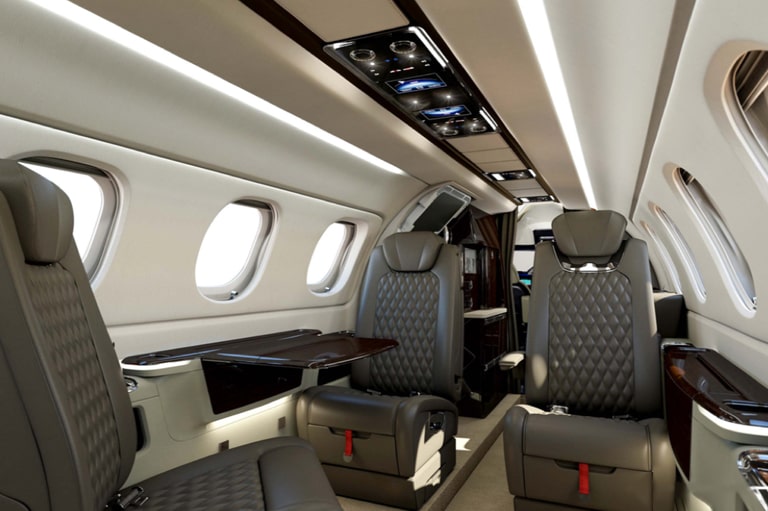 inside-phenom-300e